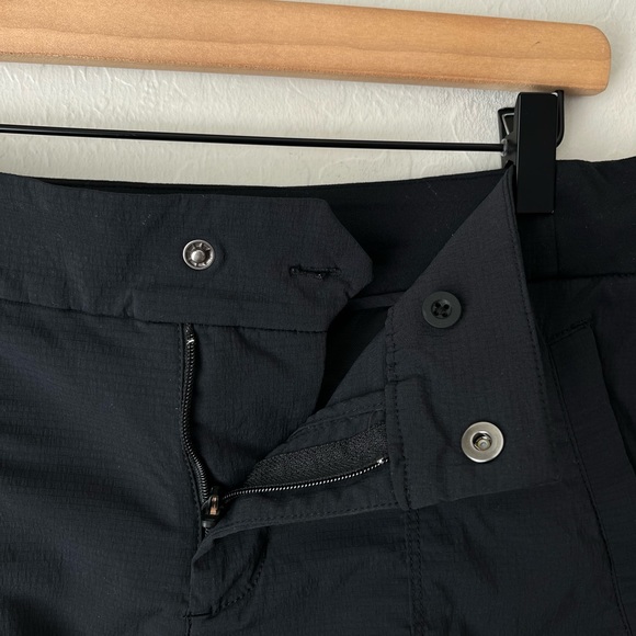 Athleta Trekkie shorts black 6 - Picture 5 of 8